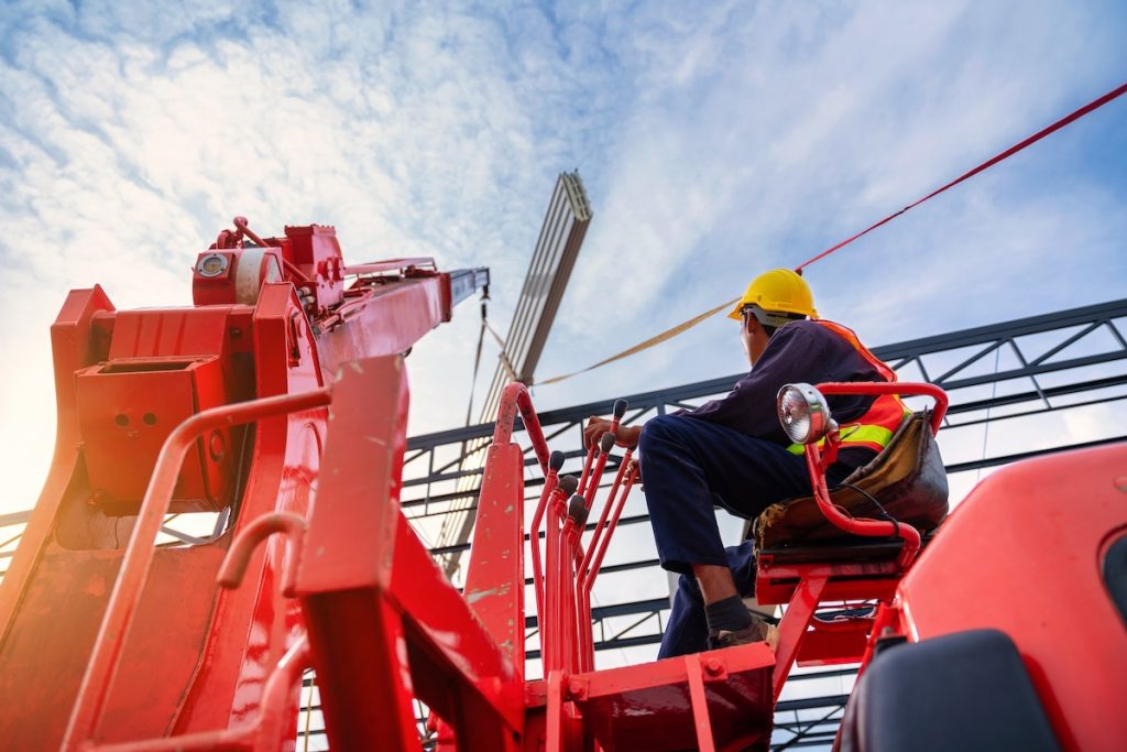 Understanding California Crane Operator Standards